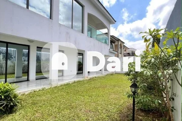 Villa F6 duplex de standing à Cocody Riviera Golf Beach