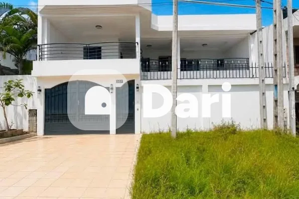 Villa triplex 8 pièces à Riviera Bonoumin