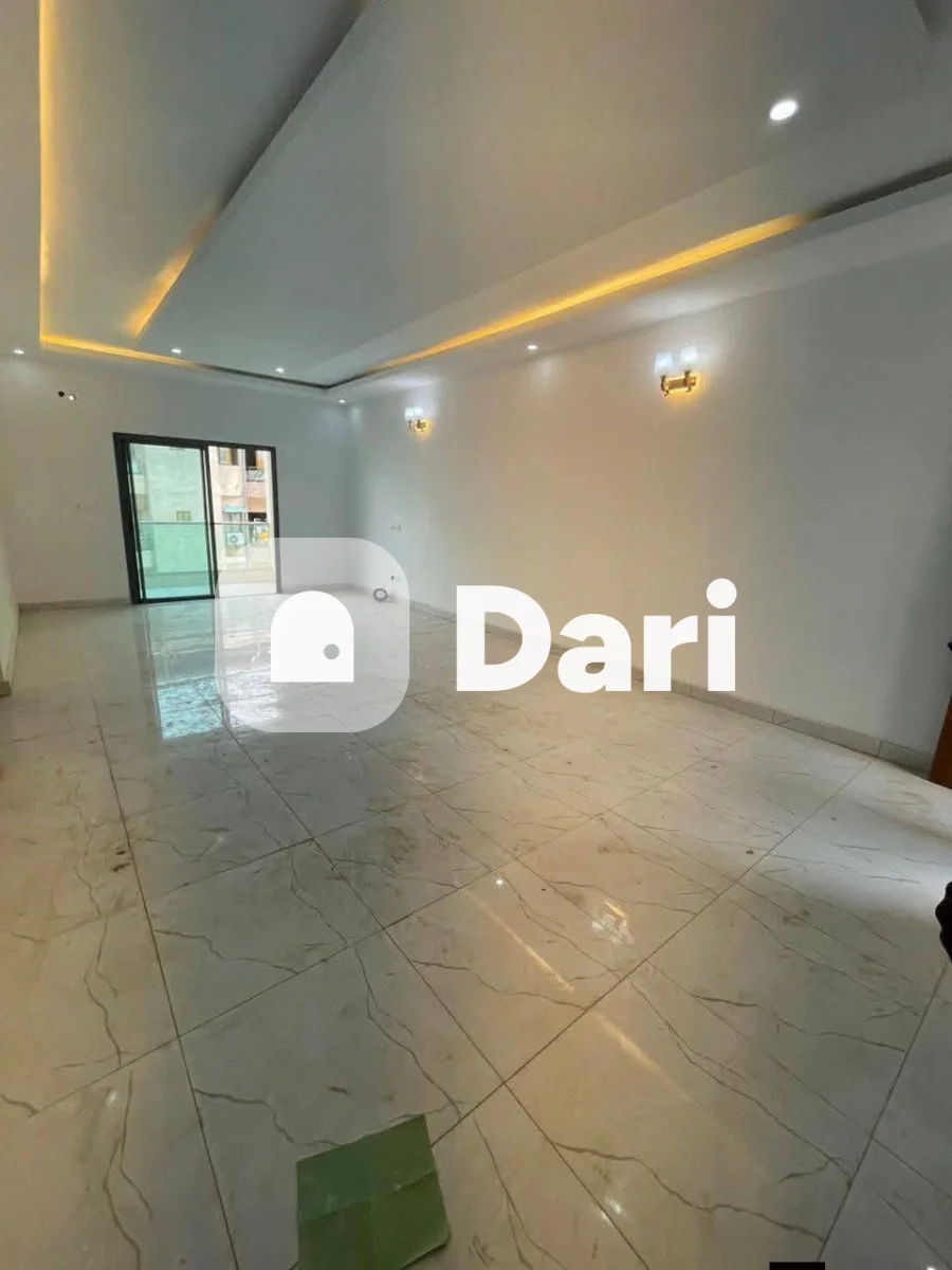 Appartement 4 pièces neuf à Cocody avec ascenseur