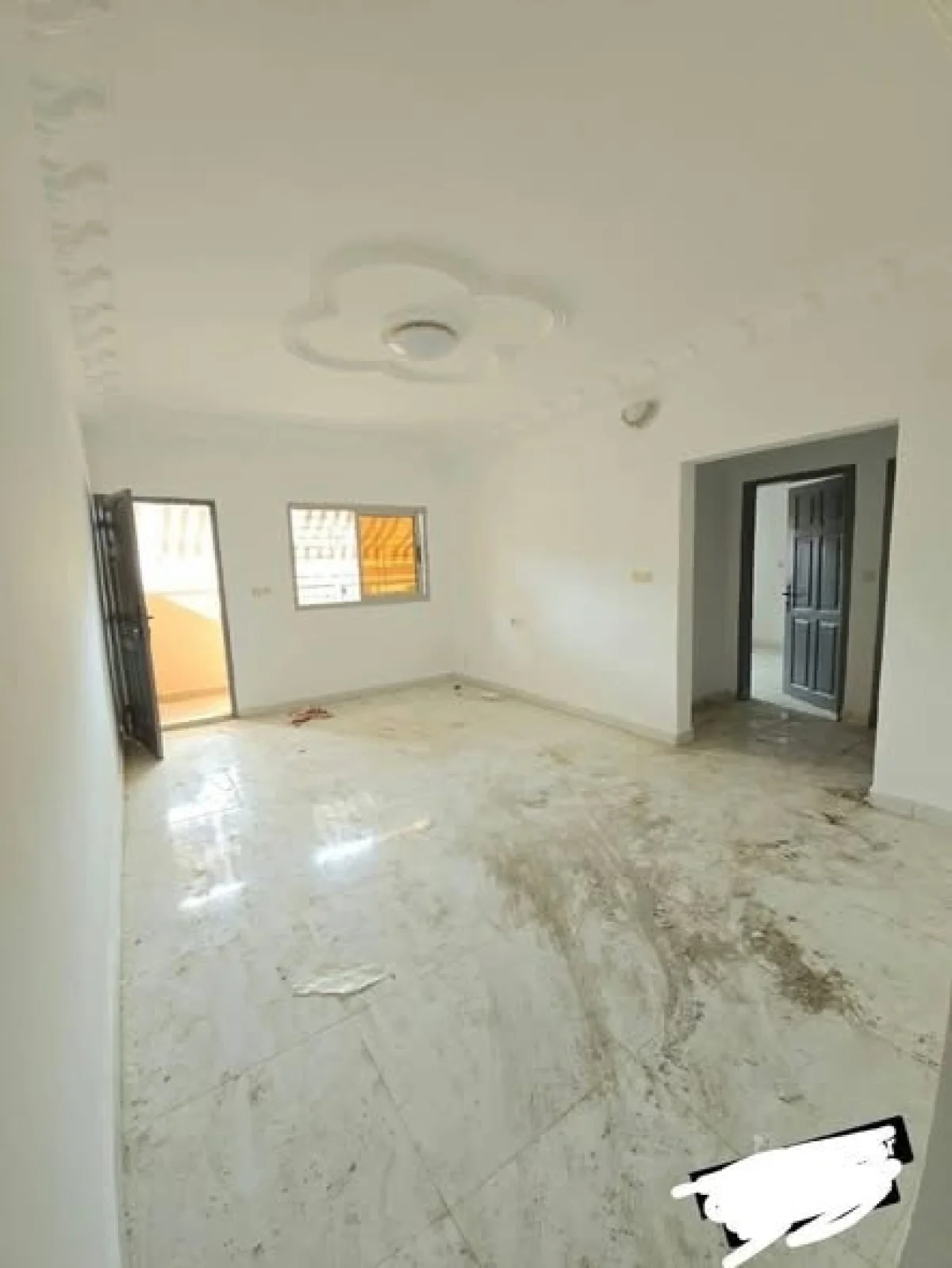 Appartement 3 pièces avec balcon à Cocody Riviera
