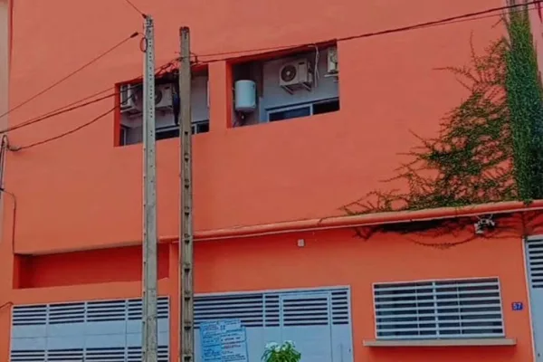 Immeuble entier R+2 à louer à Cocody Riviera 4