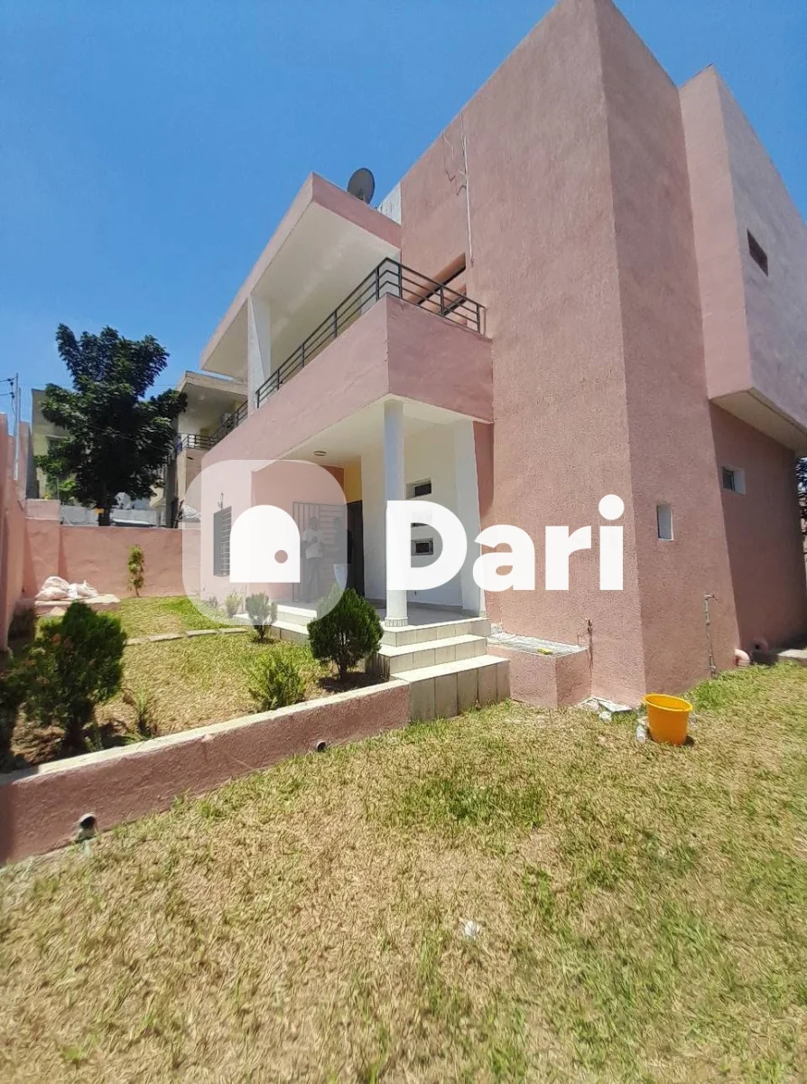 Duplex 5 pièces à louer à Abatta