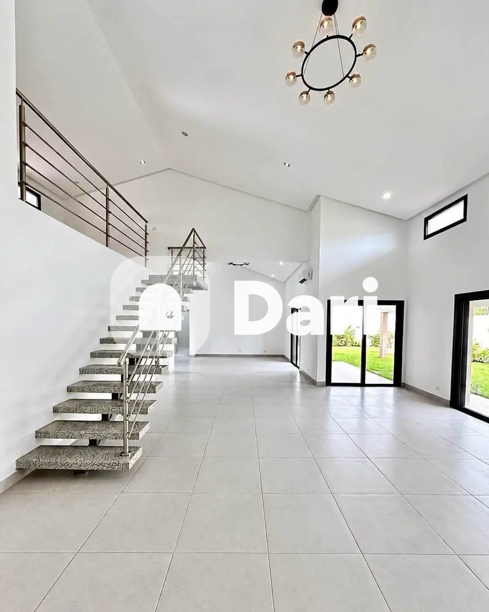 Villa 5 pièces avec piscine à Riviera 3 Cité Acajou