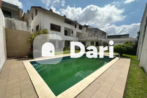 Villa duplex 6 pièces avec piscine à Riviera 3 Cité Synacass-CI