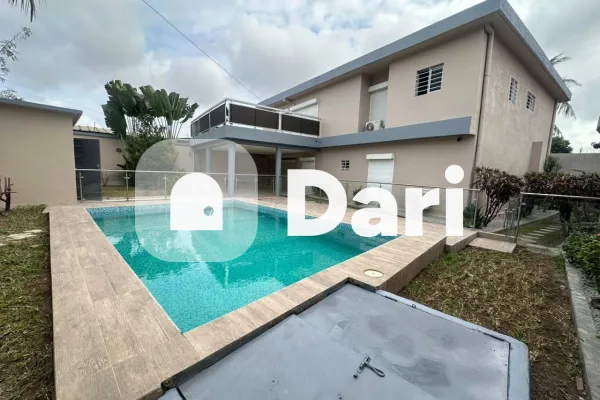 Villa duplex 7 pièces haut standing avec piscine à Cocody Riviera