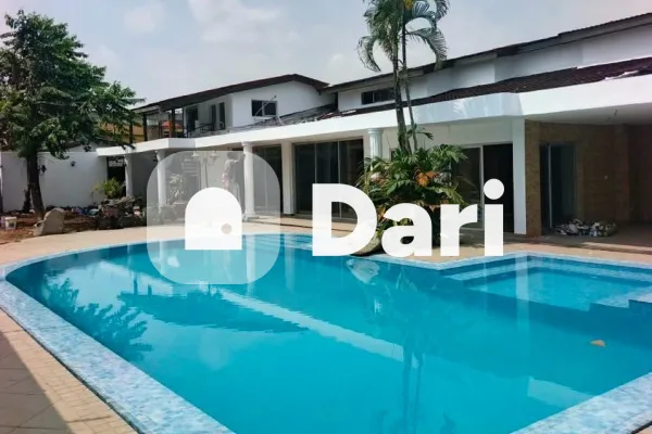 Villa 10 pièces avec piscine et jardin à Riviera Golf