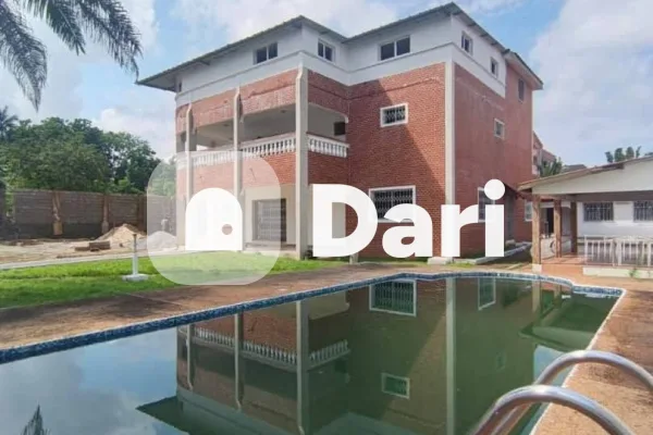 Duplex 13 pièces avec piscine à Riviera 3