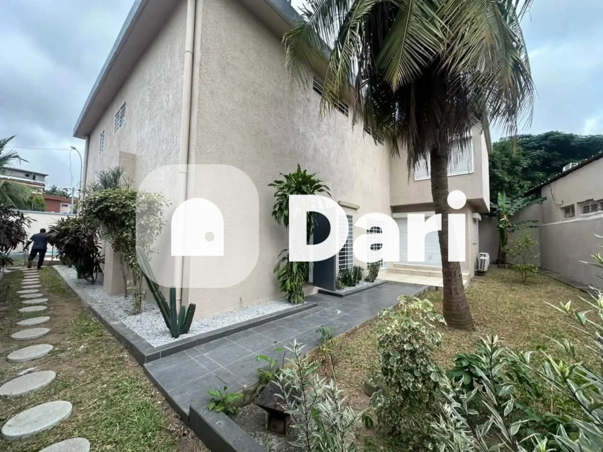 Villa duplex 7 pièces haut standing avec piscine à Riviera 3