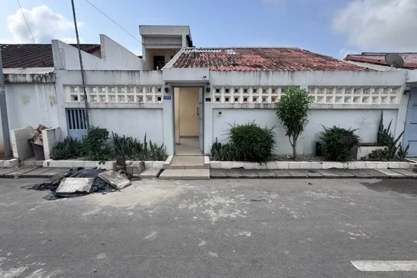 Villa F3 avec dépendances à Riviera Faya