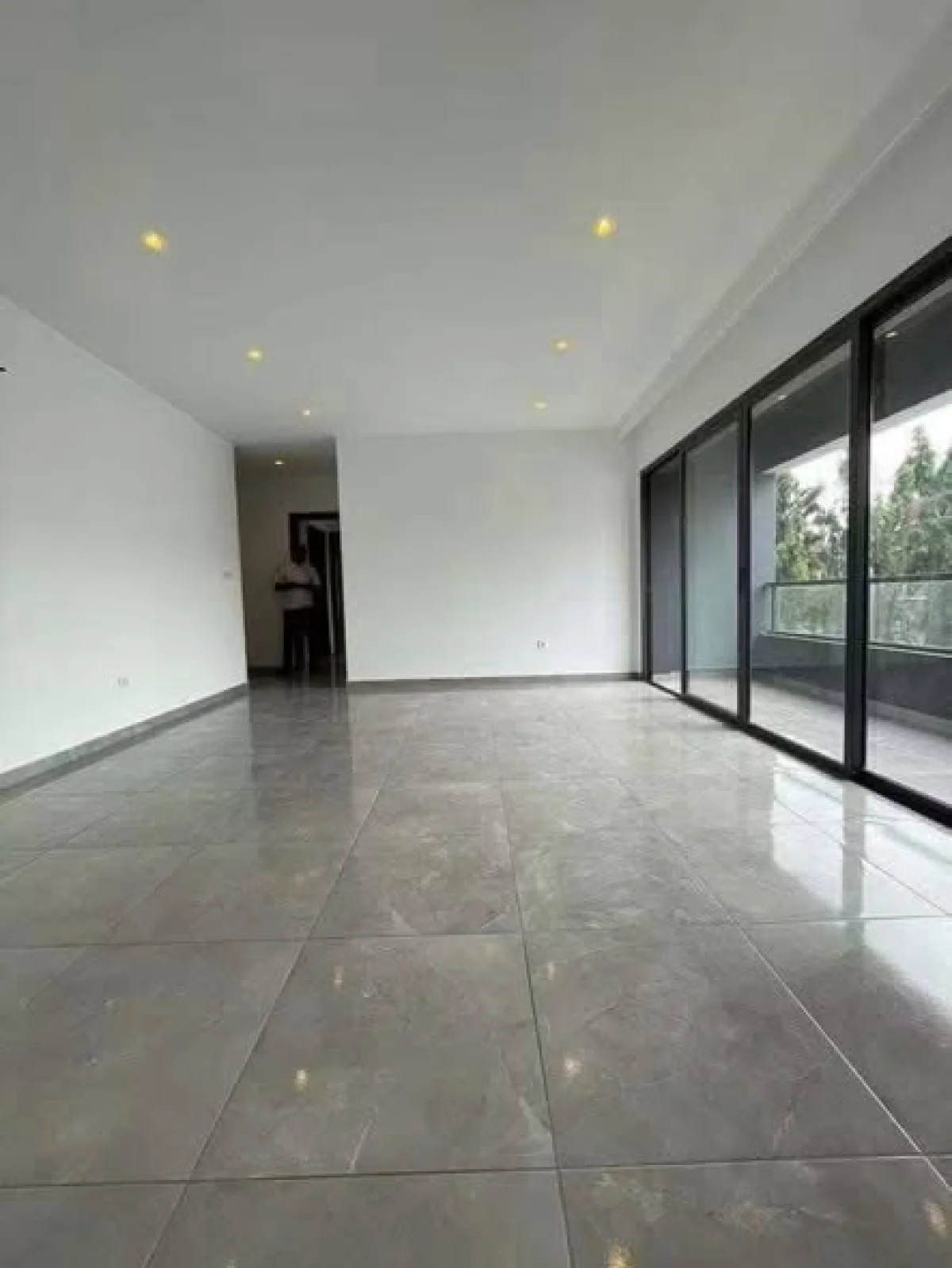 Appartement 4 pièces haut standing à Riviera Triangle