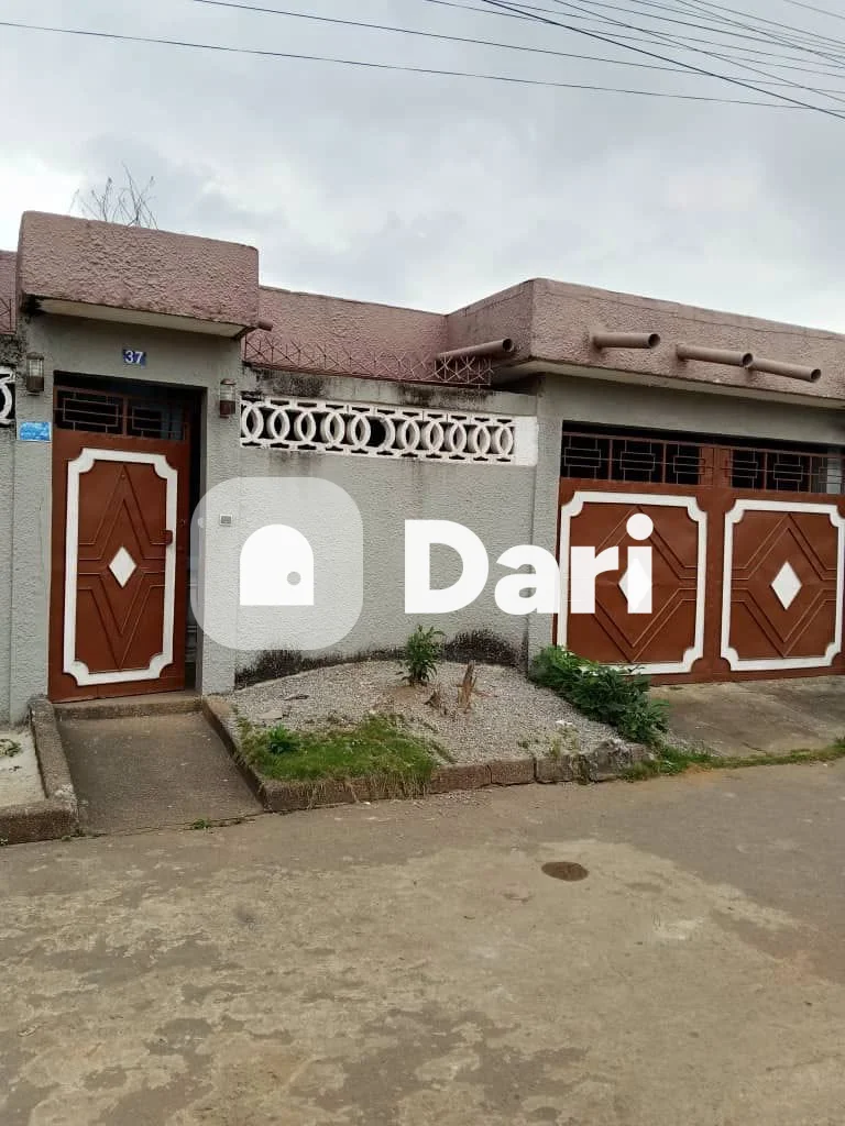 Villa 4 pièces à Angré Pétro Ivoire Cité Les Oscars