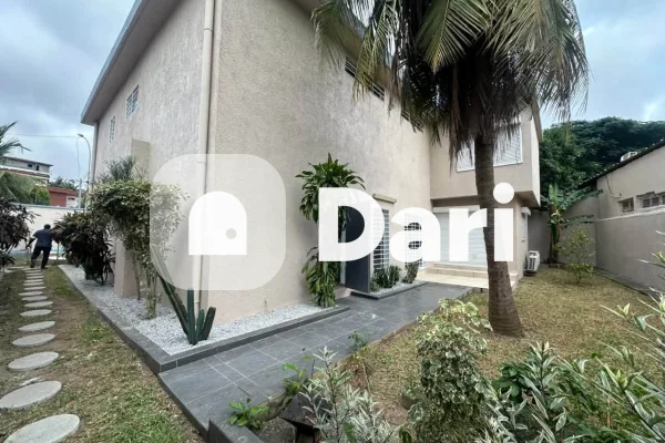 Villa duplex 7 pièces haut standing avec piscine à Riviera 3