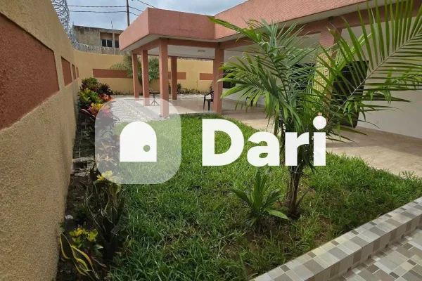 Villa 6 pièces avec jardin et terrasse à Deux-Plateaux Les Perles