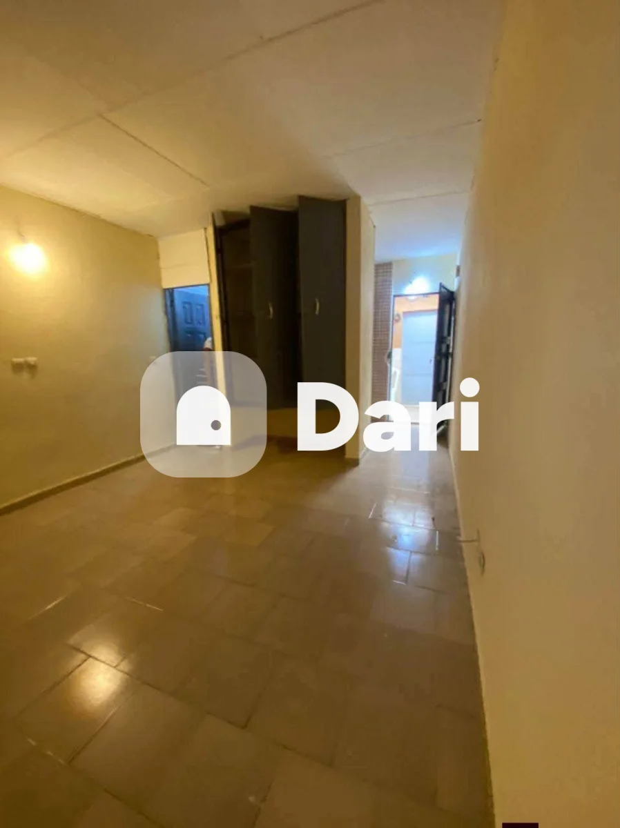 Grand studio en maison basse à Cocody Riviera 2 Anono