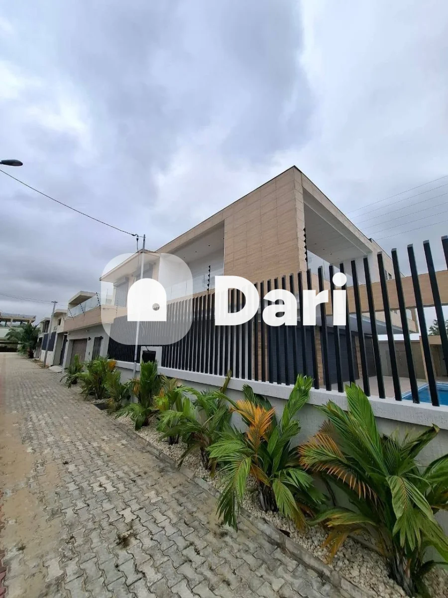Villa duplex 6 pièces avec piscine à Riviera Abatta
