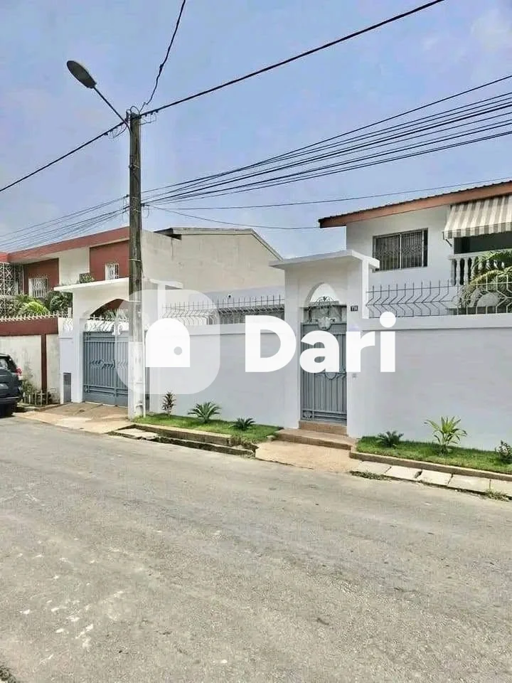 Villa duplex 4 pièces à Angré 8e tranche, Cocody