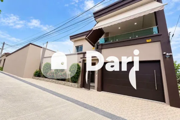 Duplex 8 pièces avec piscine à Cocody Angré 8e tranche