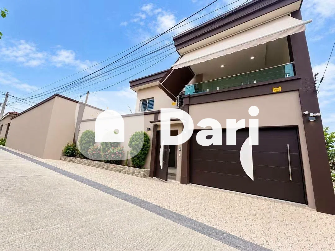 Duplex 8 pièces avec piscine à Cocody Angré 8e tranche