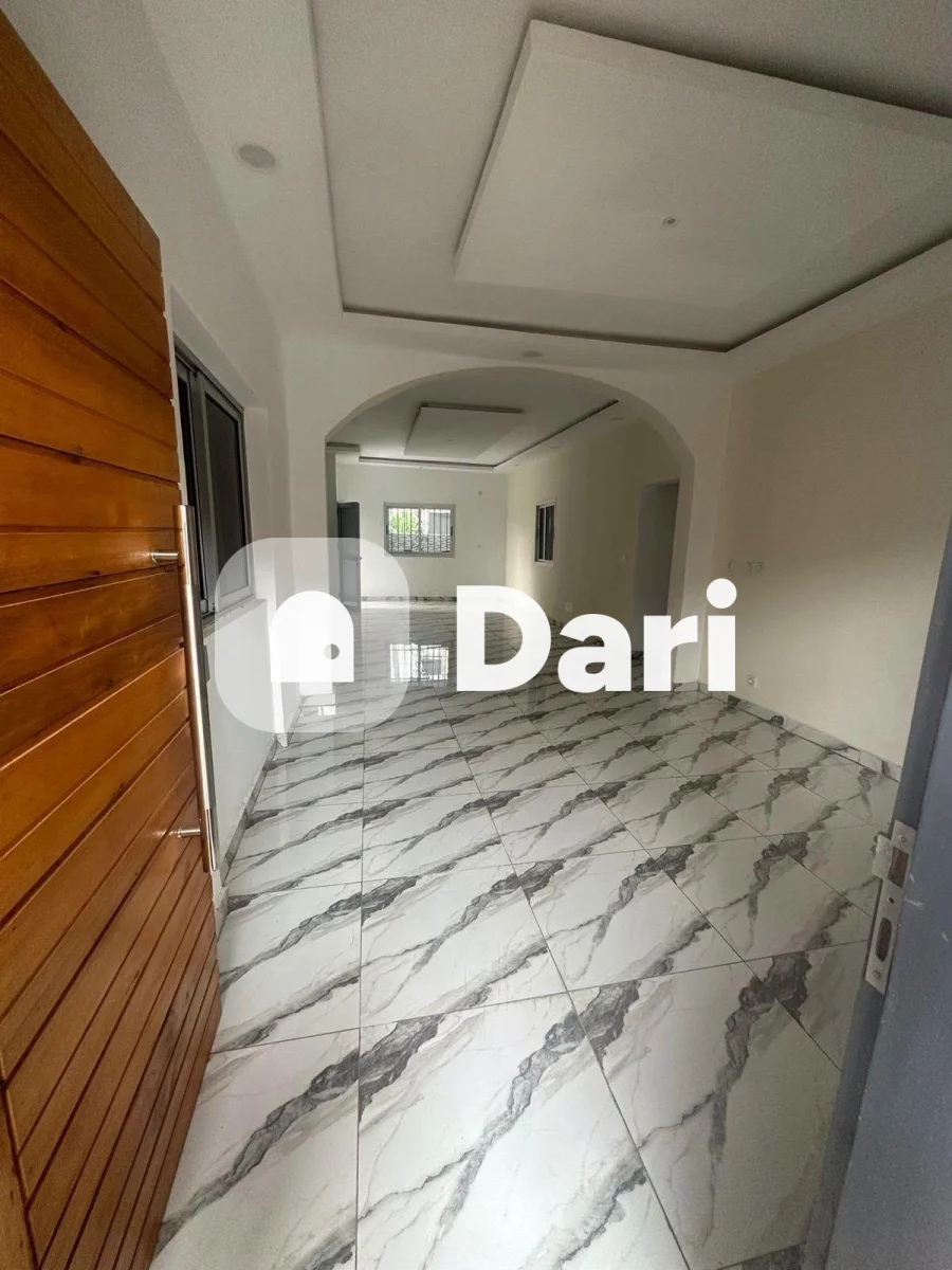 Duplex 10 pièces à louer à Abatta