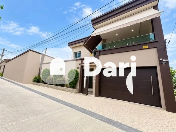 Duplex 8 pièces avec piscine à Cocody Angré 8e tranche
