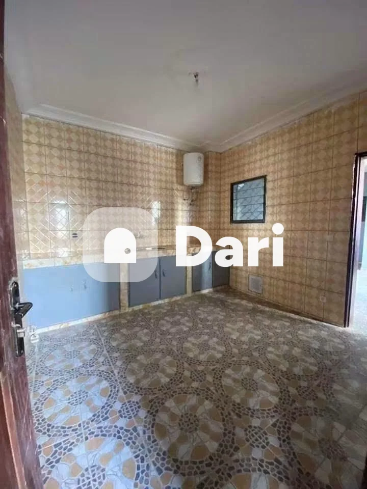 Appartement 3 pièces au rez-de-chaussée et 4e étage à Angré