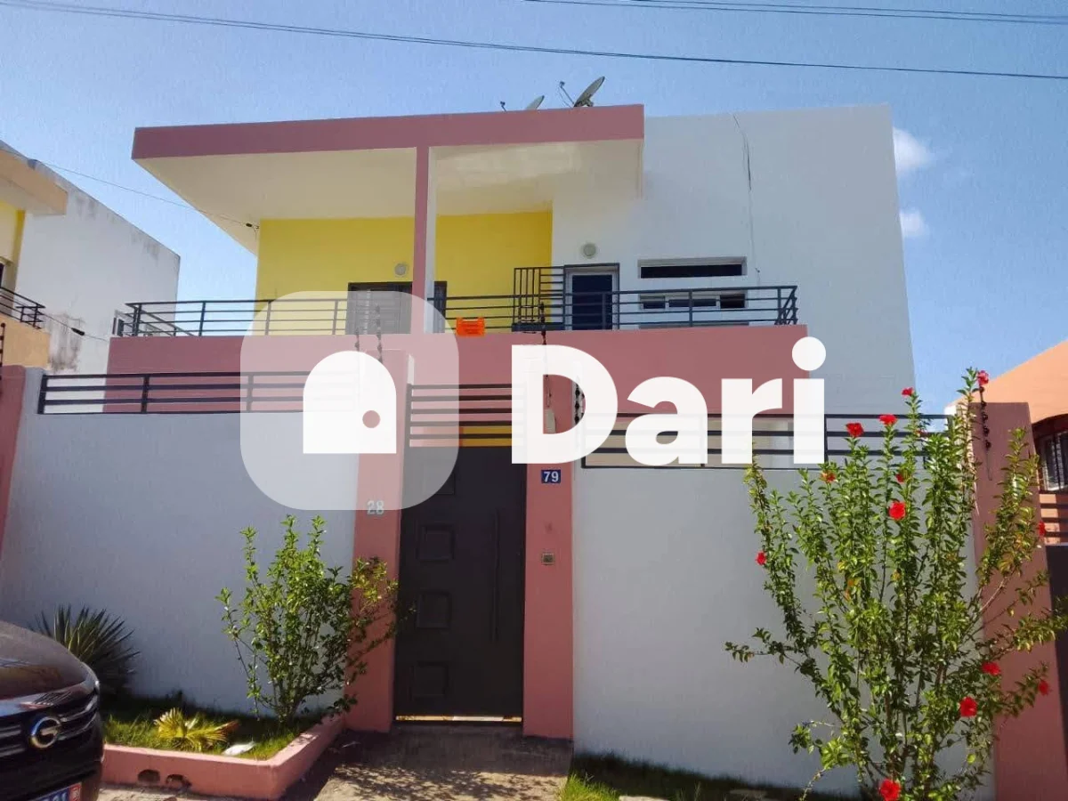 Villa duplex 5 pièces avec jardin à Cocody Riviera Abatta