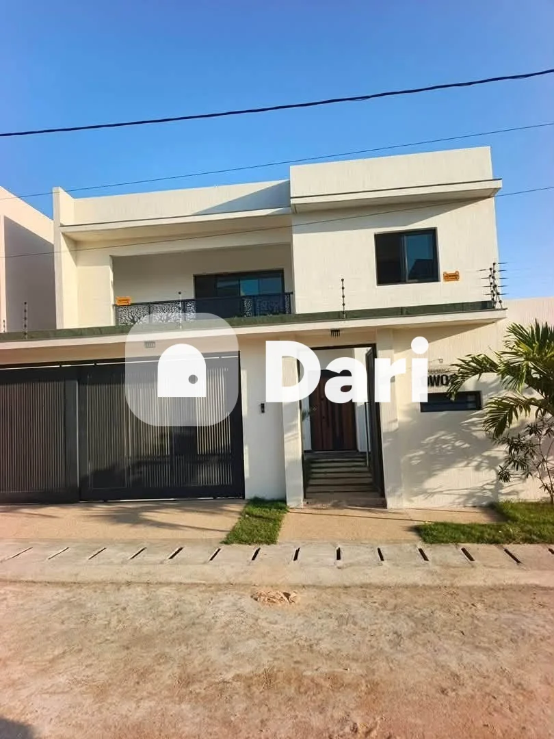 Duplex 8 pièces avec piscine à Abata