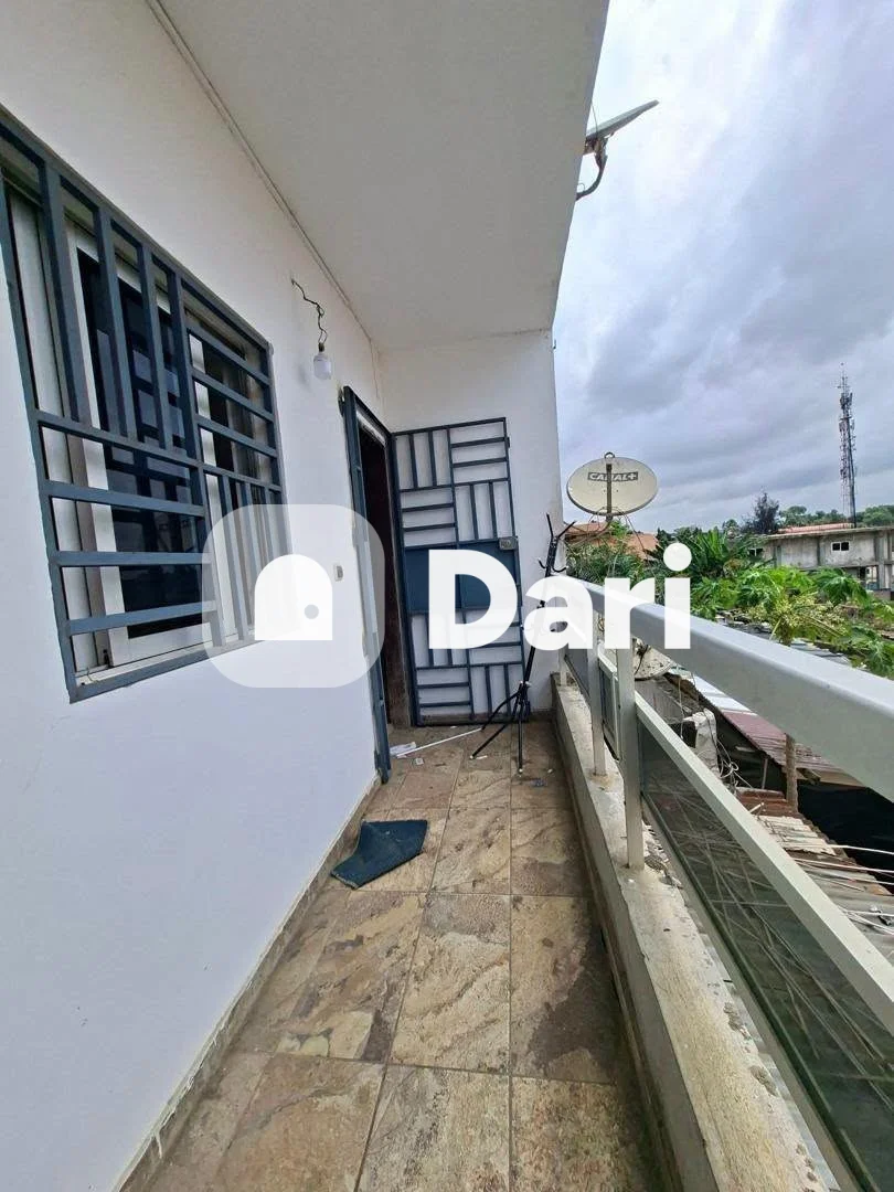Studio meublé au 1er étage avec balcon à Riviera Palmeraie
