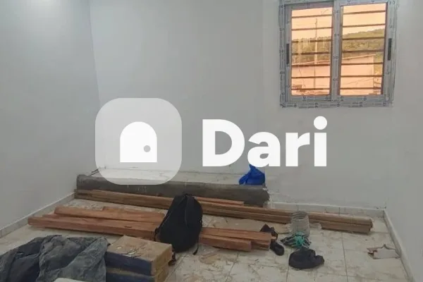 Appartement 2 pièces au rez-de-chaussée à Adjame Paillet