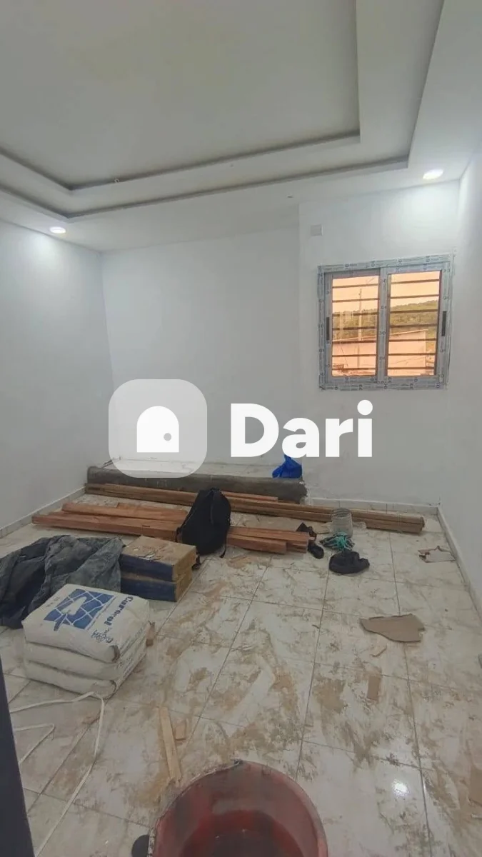 Appartement 2 pièces au rez-de-chaussée à Adjame Paillet