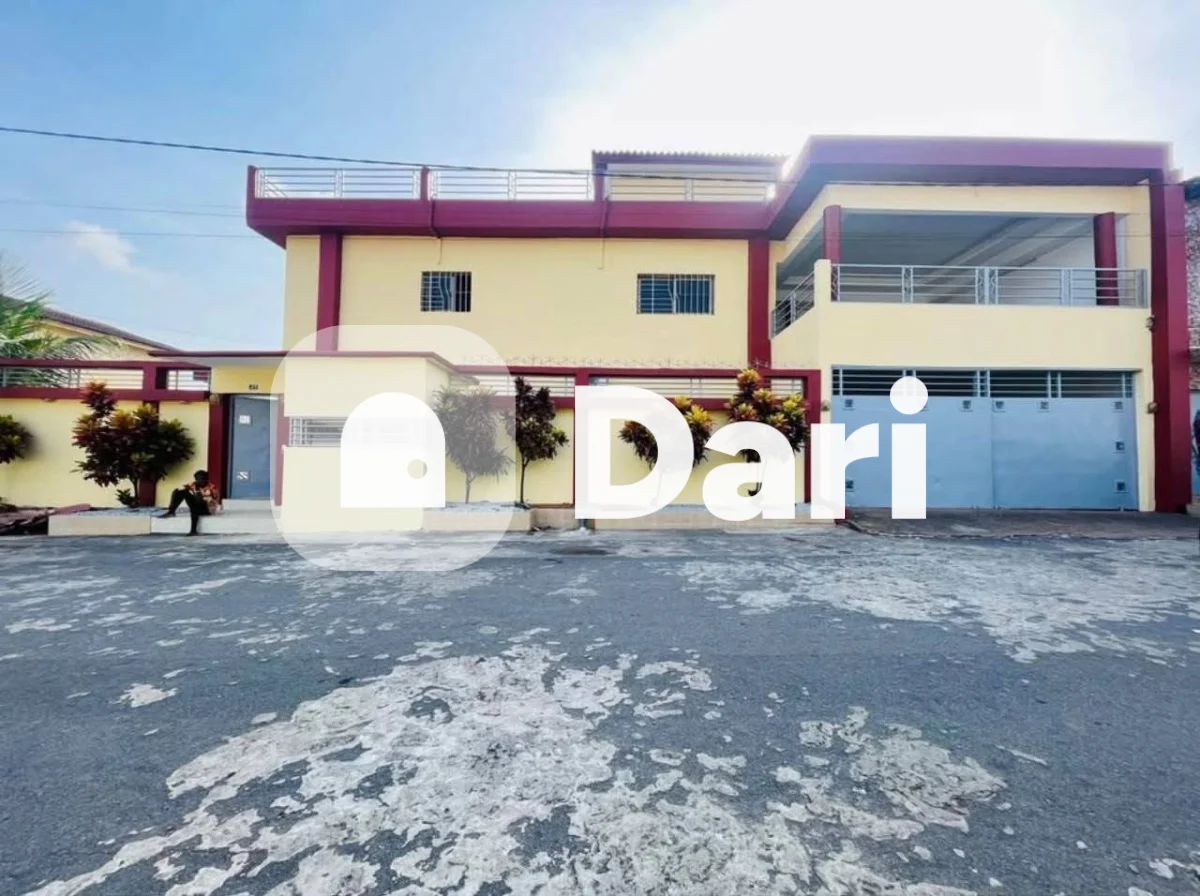 Villa duplex 11 pièces à Cocody Angré 8e tranche