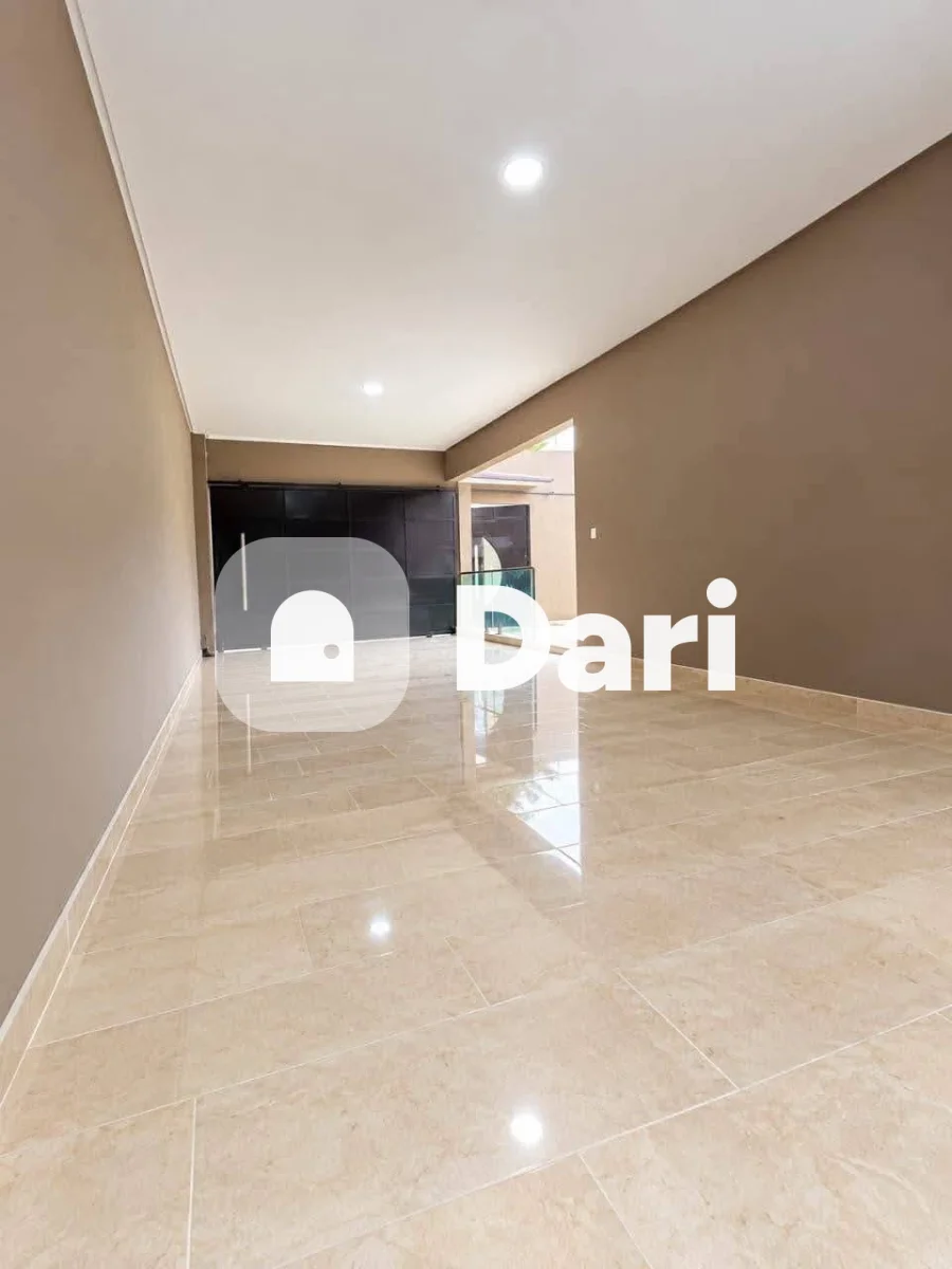 Villa duplex 8 pièces avec piscine à Angré 8e tranche