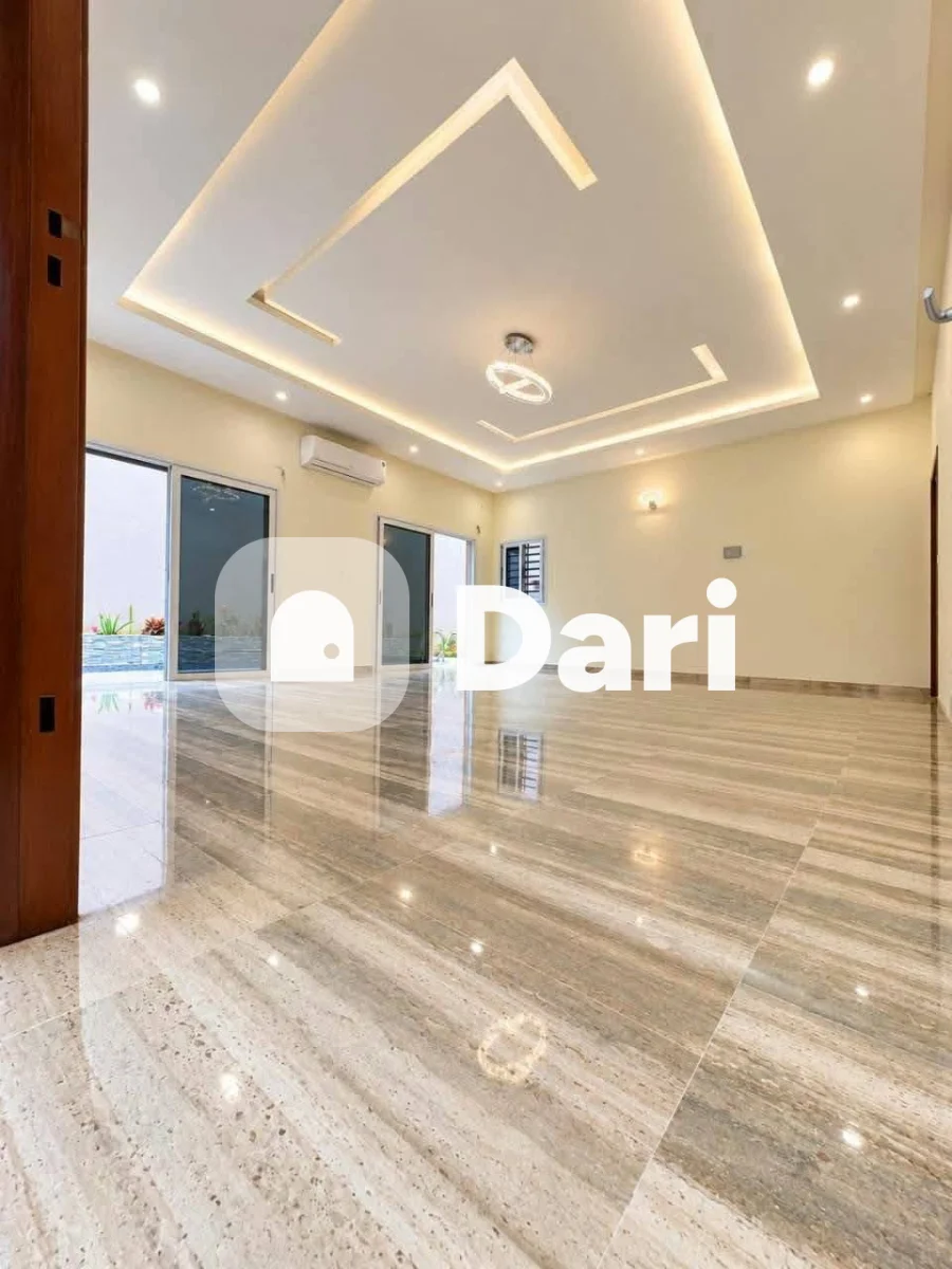 Villa duplex 8 pièces avec piscine à Angré 8e tranche
