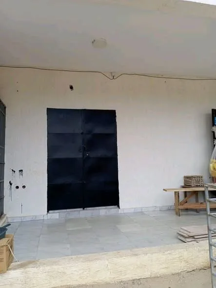 Magasin commercial à louer à Bingerville Santé