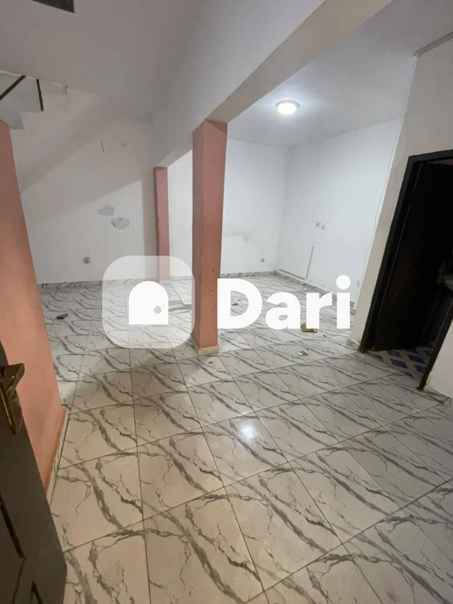 Appartement 3 pièces en mezzanine à Cocody Riviera Palmeraie