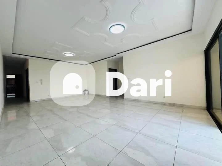 Appartement 4 pièces bon standing à Faya Voie d'Abatta
