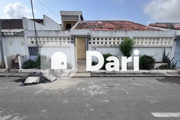 Villa 4 pièces + 2 dépendances à Riviera Faya