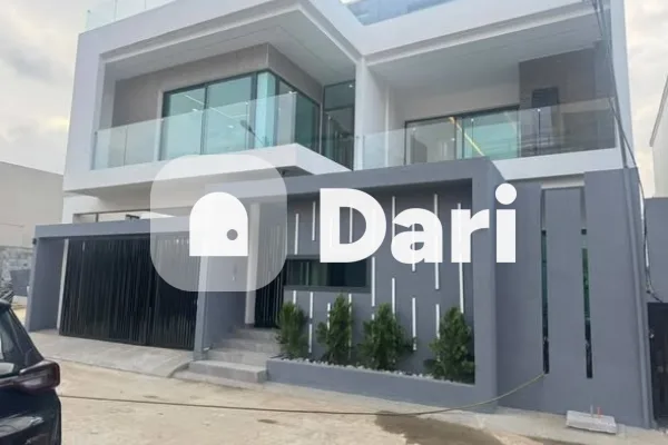 Villa triplex 8 pièces à Angré Nouveau CHU