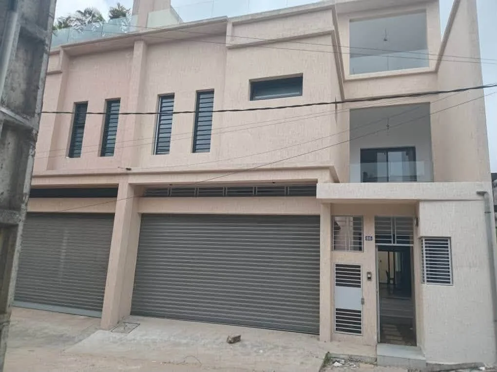 Villa duplex 7 pièces à Cocody Angré 8e tranche