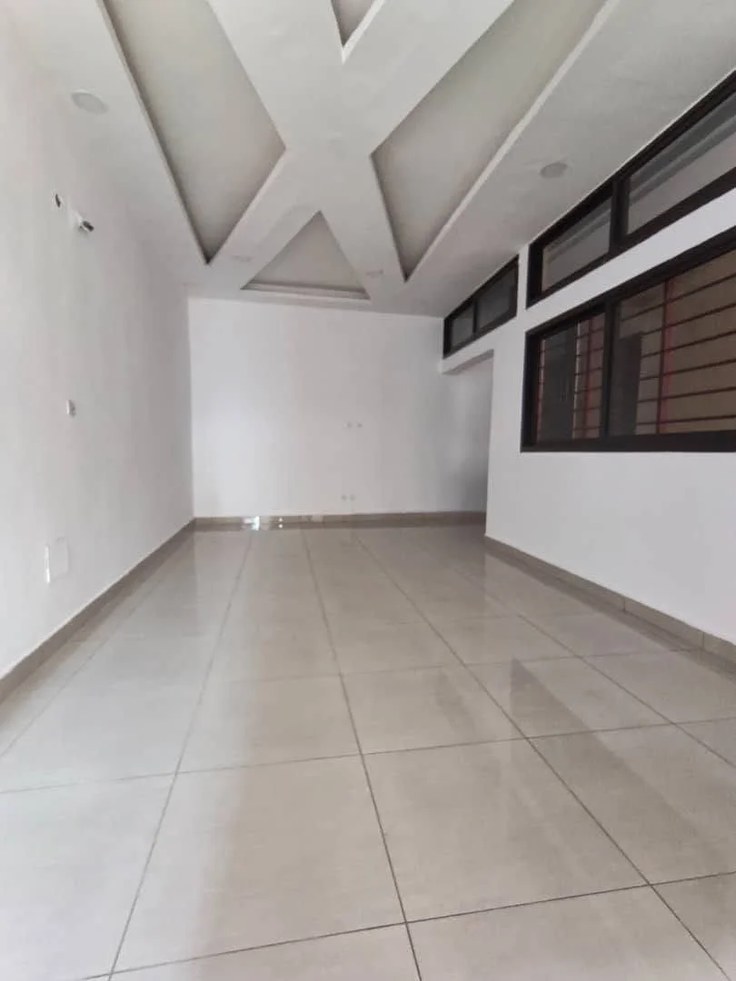 Duplex 8 pièces à louer à Angré Djorobité 1