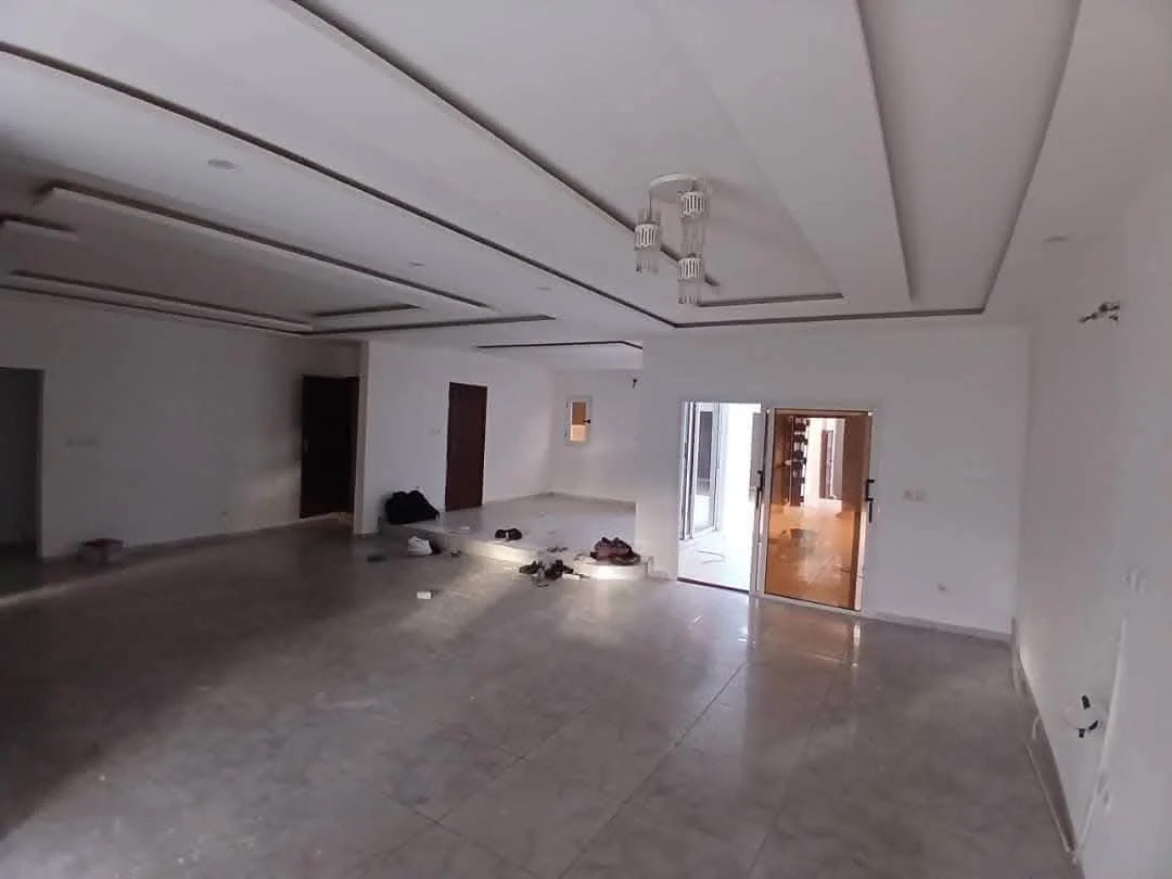 Grande duplex 10 pièces à Bingerville