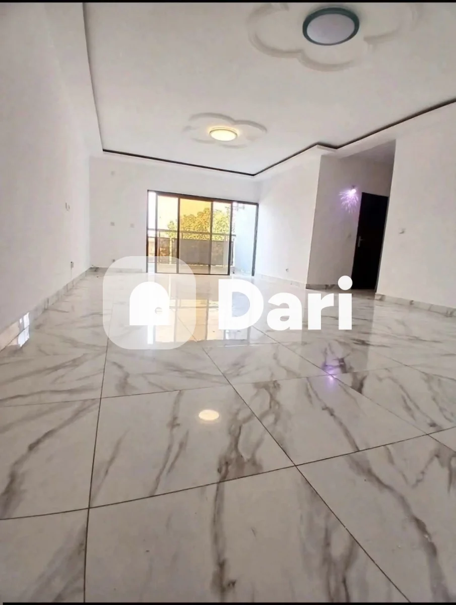 Appartement 3 pièces duplex à Bingerville