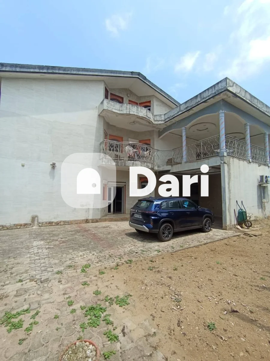 Duplex 10 pièces à la Riviera 3, bureaux et habitation