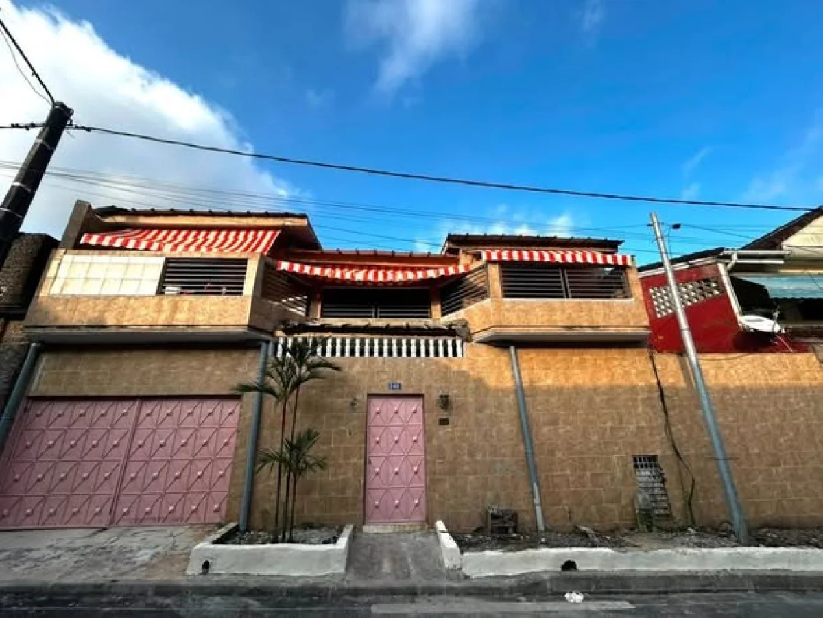 Villa duplex 8 pièces à Angré 8e tranche