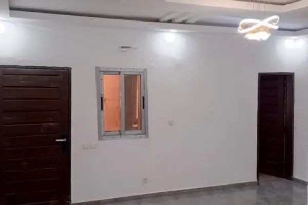 Appartement 3 pièces et studios à Abatta Cité BCEAO