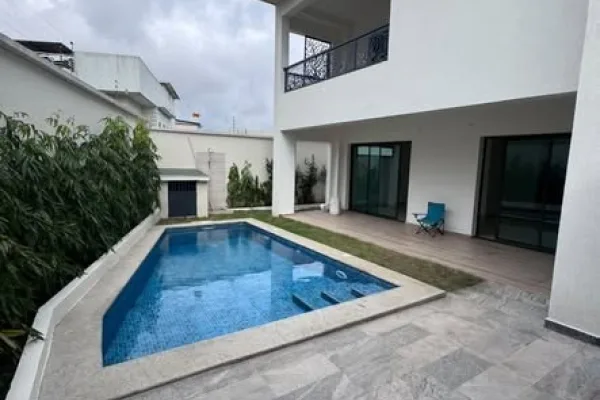 Villa duplex 7 pièces avec piscine à Riviera Faya