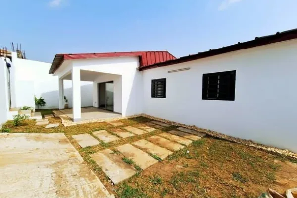 Villa basse spacieuse à louer à Bingerville Feh-Kessé