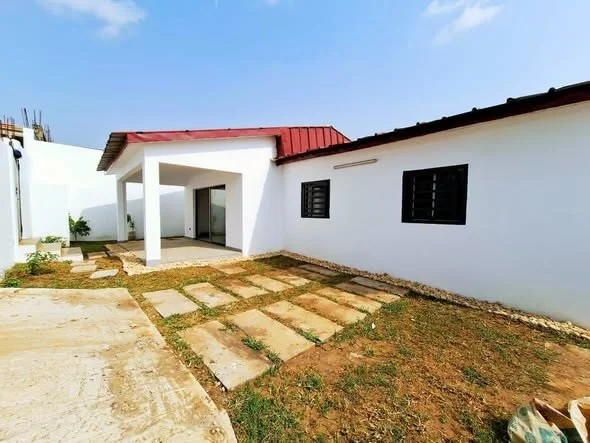 Villa basse spacieuse à louer à Bingerville Feh-Kessé
