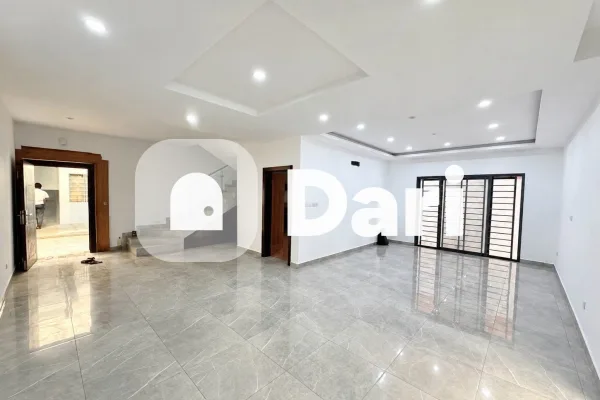 Villa duplex 4 pièces à louer à Angré Nouveau CHU