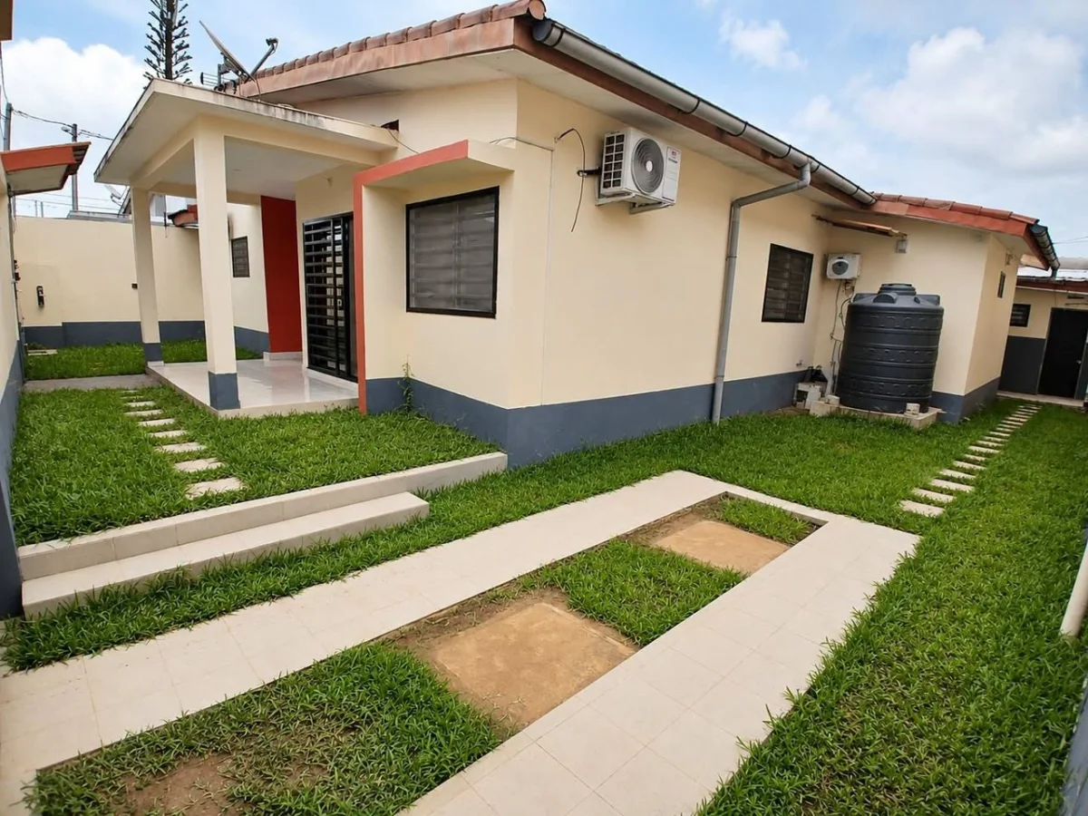 Villa 5 pièces climatisée à Bingerville Cité Henry Bilé